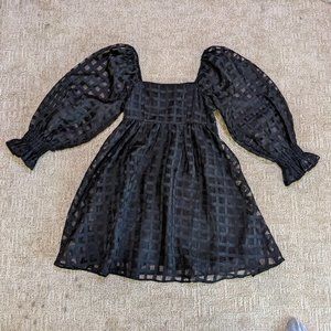 Aiblee short Black dress with puffy black mesh sleeves & square neckline Medium